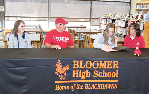 Burgess Signs To Play Basketball At Viterbo